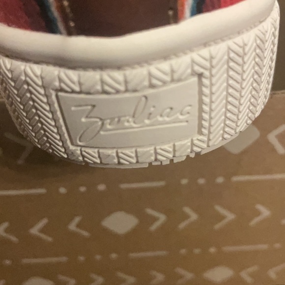 NWT!! Zodiac Ciara Slip on, size 6 - Picture 7 of 9